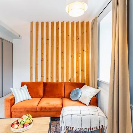 Quiet Street 11/1e *